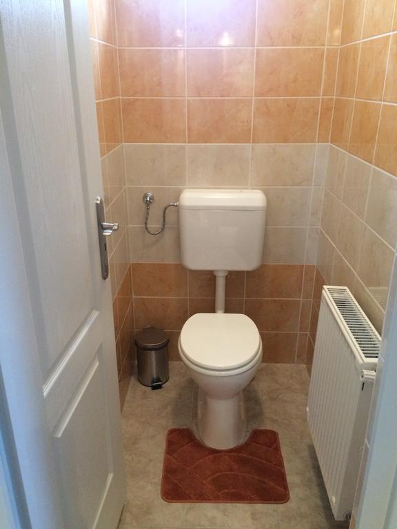 Ferienwohnung Báró Berg Apartman Kapuvár Exterior foto