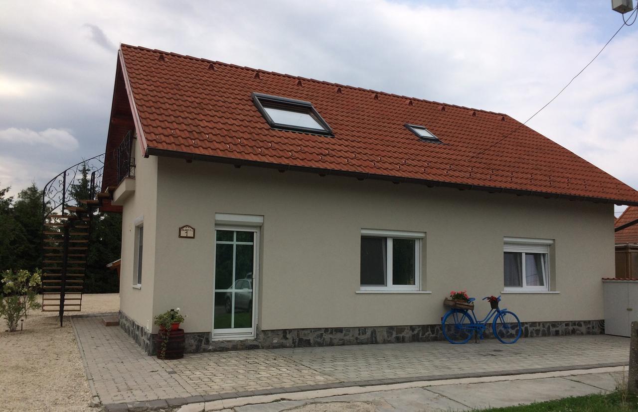 Ferienwohnung Báró Berg Apartman Kapuvár Exterior foto